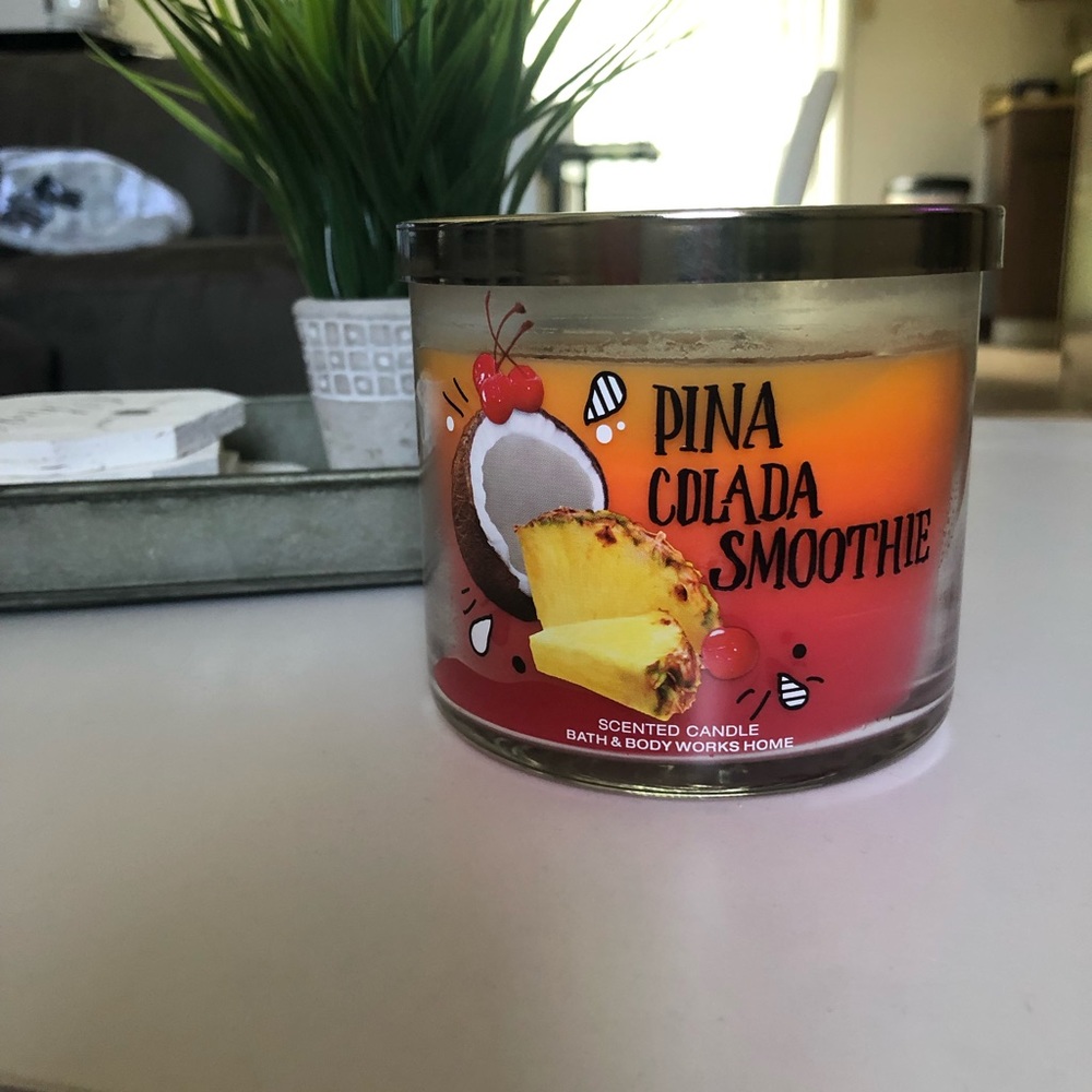 Bath and Body Works Pina Colada Smoothie Candle